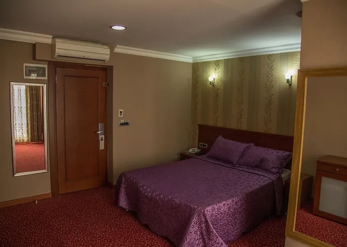 Grand Merin Airport 3*