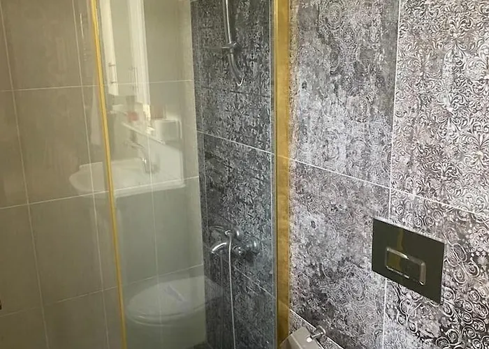 Hotel Grand Merin Airport